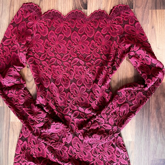 💃🏻 Off-Shoulder Lace Dress - Small - Picture 6 of 7